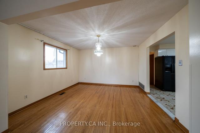 1172 Wilson Ave W, House detached with 3 bedrooms, 3 bathrooms and 5 parking in Toronto ON | Image 12