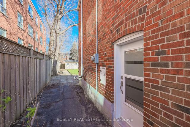 910 Eglinton Ave E, House semidetached with 3 bedrooms, 2 bathrooms and 2 parking in Toronto ON | Image 27