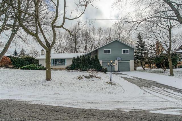 21 Lakeside Drive, House detached with 4 bedrooms, 2 bathrooms and 6 parking in Brantford ON | Image 2