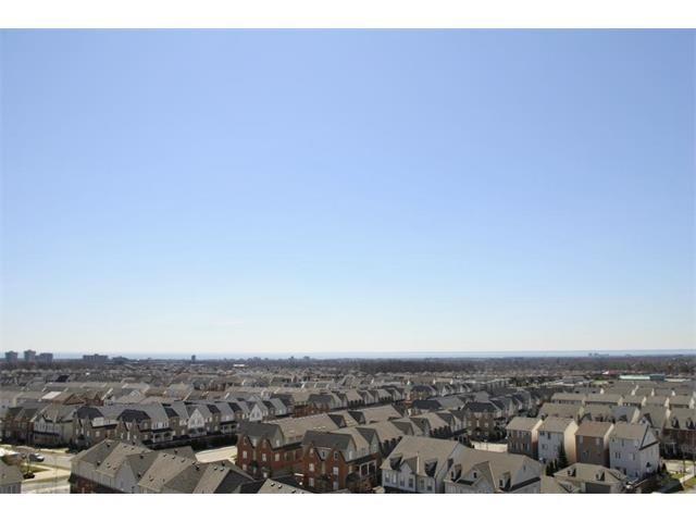 1003 - 2391 Central Park Dr, Condo with 2 bedrooms, 2 bathrooms and 1 parking in Oakville ON | Image 4