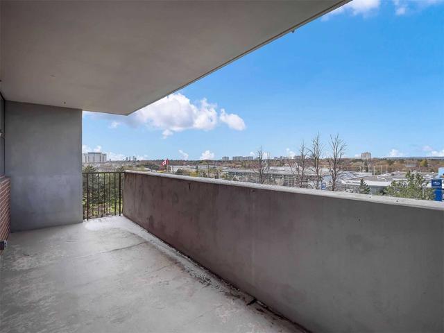 608 - 10 Tangreen Crt, Condo with 3 bedrooms, 2 bathrooms and 2 parking in Toronto ON | Image 6
