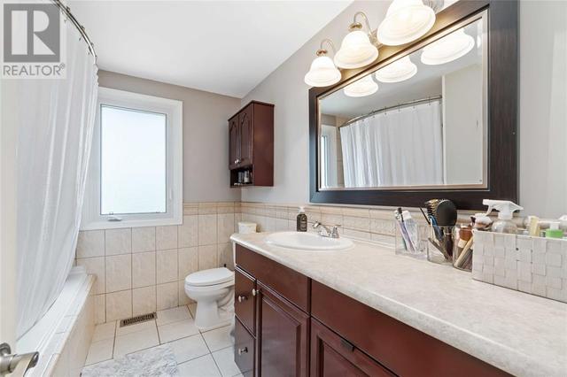 1339 Echo Road, Home with 3 bedrooms, 1 bathrooms and null parking in Sarnia ON | Image 24