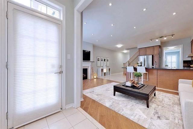 10319 Woodbine Ave, House attached with 3 bedrooms, 4 bathrooms and 4 parking in Markham ON | Image 8