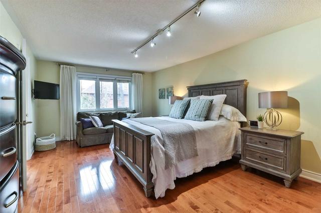 th8 - 5 Tyre Ave, House attached with 3 bedrooms, 4 bathrooms and 2 parking in Toronto ON | Image 6