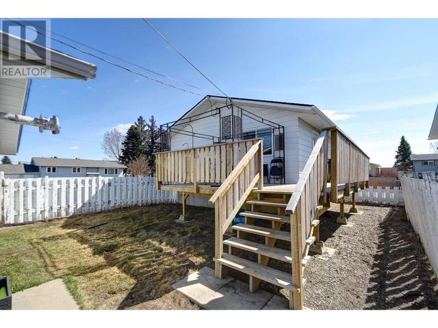 9604 82 Street, House detached with 3 bedrooms, 2 bathrooms and null parking in Fort St. John BC | Image 32