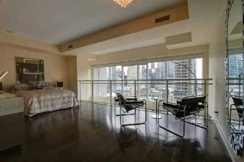 lph 32 - 21 Nelson St, Condo with 1 bedrooms, 2 bathrooms and 2 parking in Toronto ON | Image 15