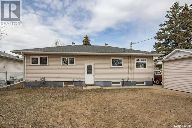 18 Mills Crescent, House detached with 4 bedrooms, 2 bathrooms and null parking in Saskatoon SK | Image 29