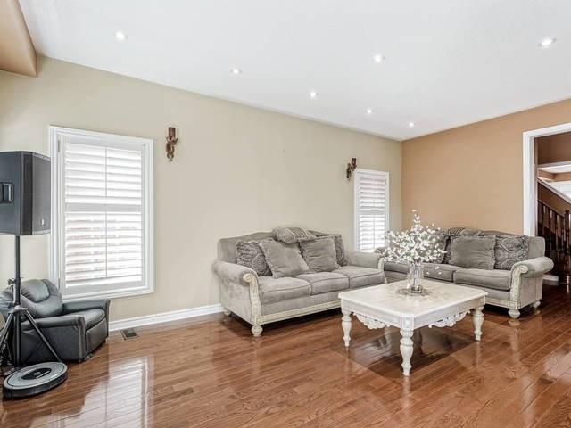 43 Perkins Dr, House detached with 5 bedrooms, 6 bathrooms and 4 parking in Brampton ON | Image 2