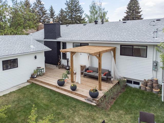 35 Lake Geneva Place Se, House detached with 5 bedrooms, 3 bathrooms and 2 parking in Calgary AB | Image 24