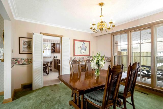 29 Aylesbury Rd, House detached with 5 bedrooms, 3 bathrooms and 6 parking in Toronto ON | Image 5
