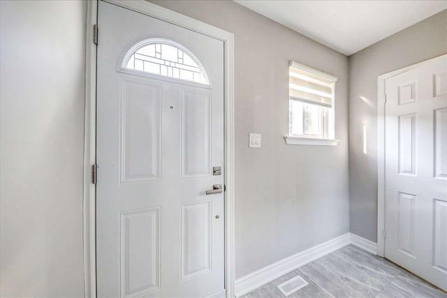 154 Merkley Sq, House detached with 4 bedrooms, 3 bathrooms and 3 parking in Toronto ON | Image 6