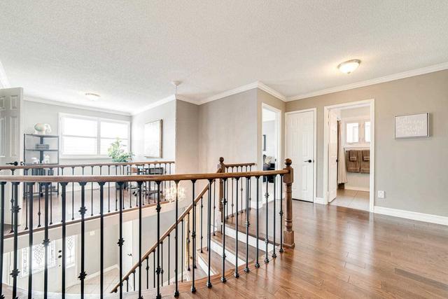 582 Foxwood Tr, House detached with 4 bedrooms, 4 bathrooms and 4 parking in Pickering ON | Image 11
