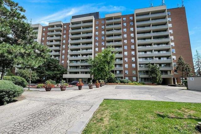 701 - 1 Four Winds Dr, Condo with 2 bedrooms, 1 bathrooms and 1 parking in Toronto ON | Card Image