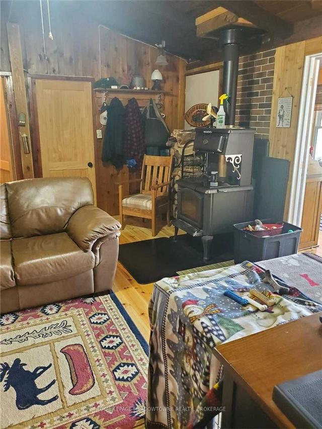 35 Pigeon Lake, House detached with 3 bedrooms, 1 bathrooms and 2 parking in Parry Sound, Unorganized, Centre Part ON | Image 18