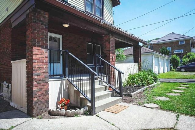 5060 Fifth Avenue, House detached with 4 bedrooms, 2 bathrooms and 3 parking in Niagara Falls ON | Image 2