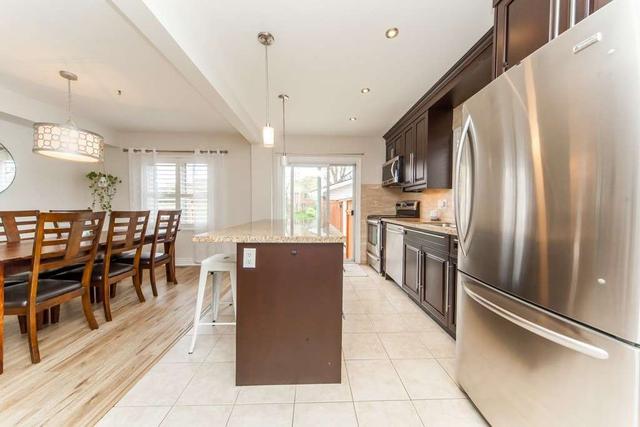 3549 Queenston Dr, House semidetached with 3 bedrooms, 2 bathrooms and 5 parking in Mississauga ON | Image 7