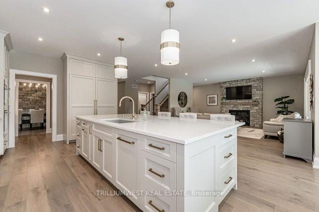 9 Knevitt Pl, House detached with 4 bedrooms, 5 bathrooms and 6 parking in Guelph ON | Image 40