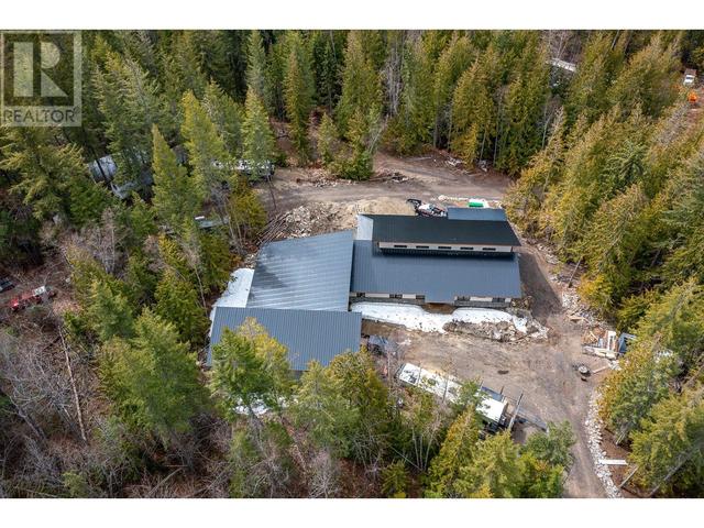 40 Lidstone Road, House detached with 7 bedrooms, 4 bathrooms and 40 parking in North Okanagan F BC | Image 44