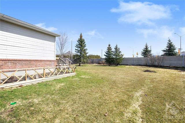 4472 Bittersweet Place, Home with 3 bedrooms, 3 bathrooms and 5 parking in Ottawa ON | Image 30