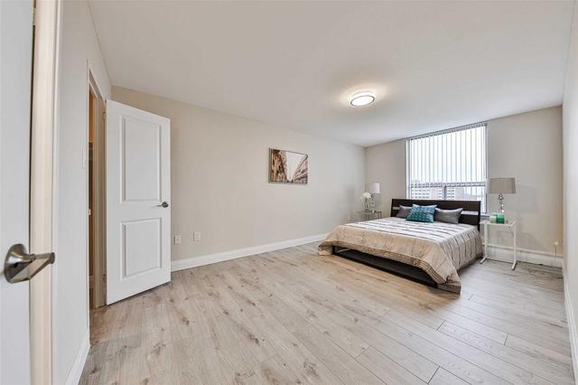 1715 - 15 La Rose Ave, Condo with 3 bedrooms, 2 bathrooms and 1 parking in Toronto ON | Image 6