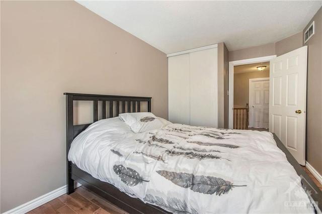 398 Hillsboro Private, Townhouse with 3 bedrooms, 3 bathrooms and 2 parking in Ottawa ON | Image 17