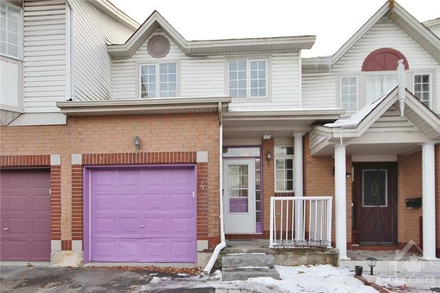 4 Sienna Private, Townhouse with 3 bedrooms, 2 bathrooms and 2 parking in Ottawa ON | Card Image