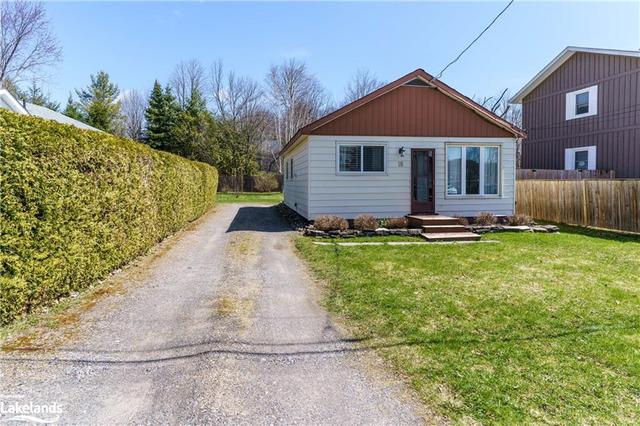 18 North Fetterly Street, House detached with 2 bedrooms, 1 bathrooms and 2 parking in Huntsville ON | Image 1