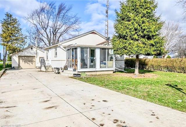 2721 North Shore Drive, House detached with 2 bedrooms, 1 bathrooms and 11 parking in Haldimand County ON | Image 12