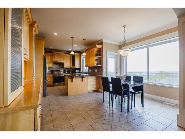 3463 Applewood Drive, House detached with 6 bedrooms, 4 bathrooms and 8 parking in Abbotsford BC | Image 4