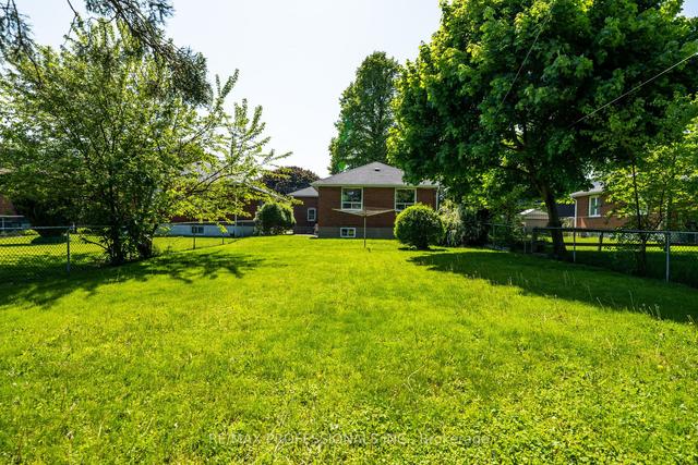 9 Placid Rd, House detached with 3 bedrooms, 2 bathrooms and 2 parking in Toronto ON | Image 28