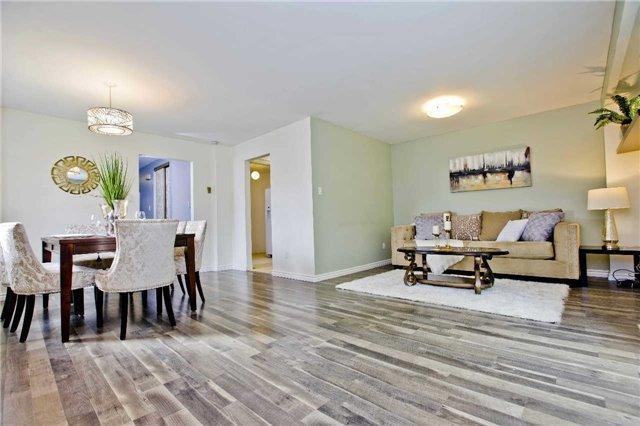 104 Rakewood Cres, House semidetached with 4 bedrooms, 3 bathrooms and 2 parking in Toronto ON | Image 4