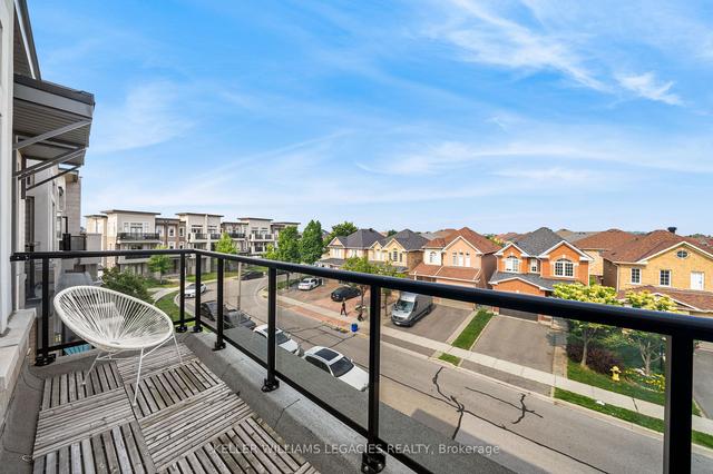 11 - 105 Kayla Cres, Townhouse with 2 bedrooms, 2 bathrooms and 1 parking in Vaughan ON | Image 11