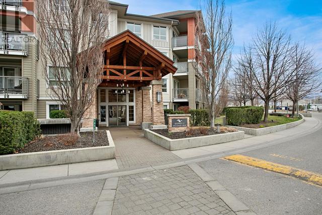 412 - 1093 Sunset Drive, Condo with 3 bedrooms, 2 bathrooms and 1 parking in Kelowna BC | Image 5