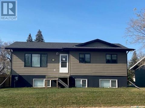 532 Sumner Street, House detached with 5 bedrooms, 3 bathrooms and null parking in Esterhazy SK | Card Image