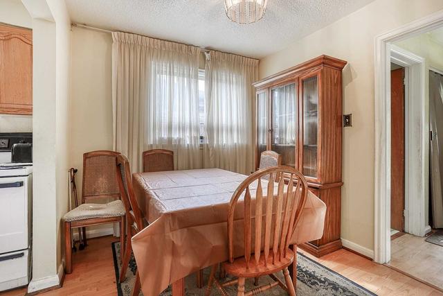 90 Southampton Dr, House detached with 3 bedrooms, 2 bathrooms and 4 parking in Toronto ON | Image 6