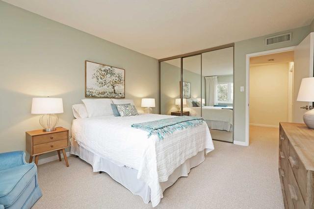 th3 - 250 Erskine Ave, Townhouse with 3 bedrooms, 2 bathrooms and 2 parking in Toronto ON | Image 5
