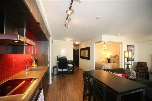 1003 - 300 Front St W, Condo with 1 bedrooms, 1 bathrooms and 1 parking in Toronto ON | Image 7