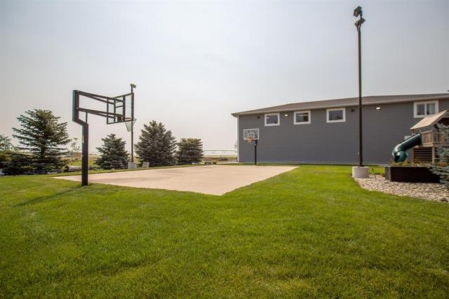 5503 43 Street S, House detached with 6 bedrooms, 4 bathrooms and 12 parking in Lethbridge AB | Image 10