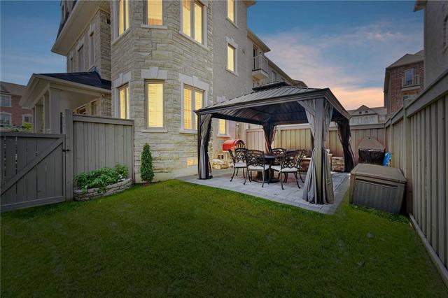 2 Hobart Gdns, House attached with 3 bedrooms, 5 bathrooms and 3 parking in Brampton ON | Image 23