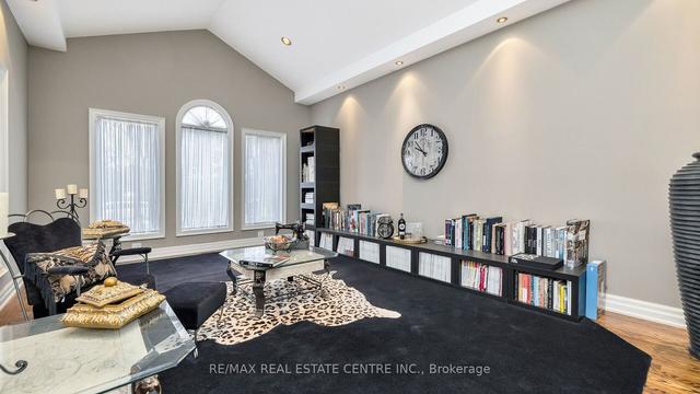 360 Conservation Dr, House detached with 5 bedrooms, 4 bathrooms and 10 parking in Brampton ON | Image 2