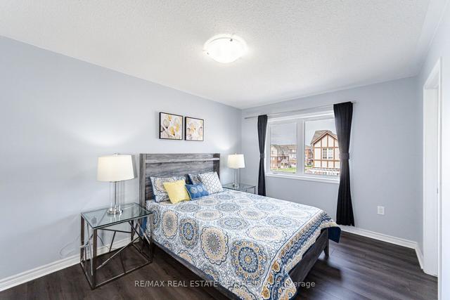 12 Metro Cres, House attached with 3 bedrooms, 3 bathrooms and 4 parking in Brampton ON | Image 21