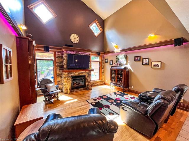 81276 Westmount Line, House detached with 3 bedrooms, 3 bathrooms and 10 parking in Ashfield Colborne Wawanosh ON | Image 4