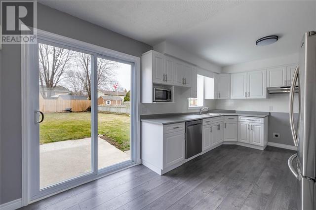 352 Trudeau Drive, House semidetached with 3 bedrooms, 1 bathrooms and null parking in Sarnia ON | Image 4