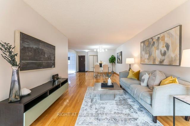 207 - 33 Elmhurst Ave, Condo with 2 bedrooms, 2 bathrooms and 1 parking in Toronto ON | Image 6