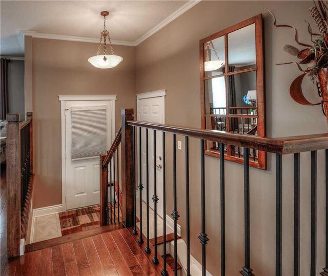 506 Barwick Cres, House detached with 2 bedrooms, 2 bathrooms and 4 parking in Waterloo ON | Image 2