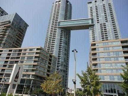 4106 - 15 Iceboat Terr, Condo with 2 bedrooms, 2 bathrooms and 1 parking in Toronto ON | Image 15