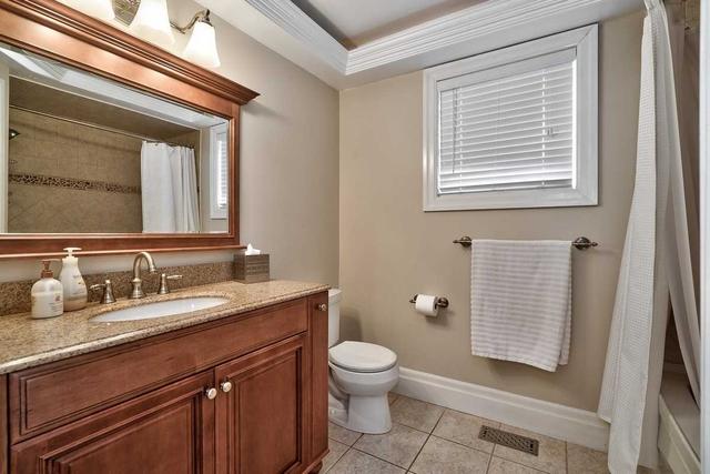 1316 Humphreys Cres, House detached with 3 bedrooms, 3 bathrooms and 5 parking in Burlington ON | Image 4
