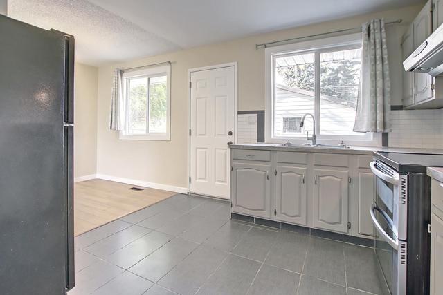 4715 Edmonton Trail Ne, House detached with 4 bedrooms, 2 bathrooms and 2 parking in Calgary AB | Image 12