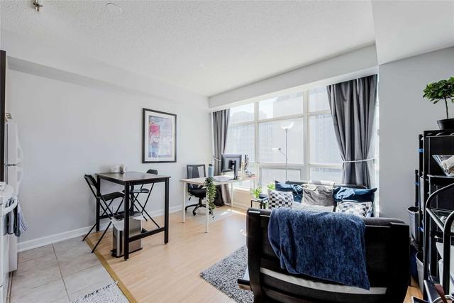 525 - 36 Blue Jays Way, Condo with 1 bedrooms, 1 bathrooms and 1 parking in Toronto ON | Image 5