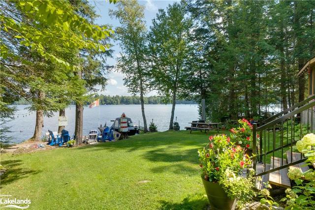 1181 Lakeshore Drive N, House detached with 4 bedrooms, 1 bathrooms and 5 parking in Bracebridge ON | Image 2